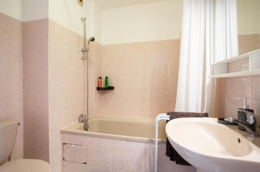 Appartement Cozy: 10/15 Min Des Champs Elysee Sartrouville Exteriér fotografie