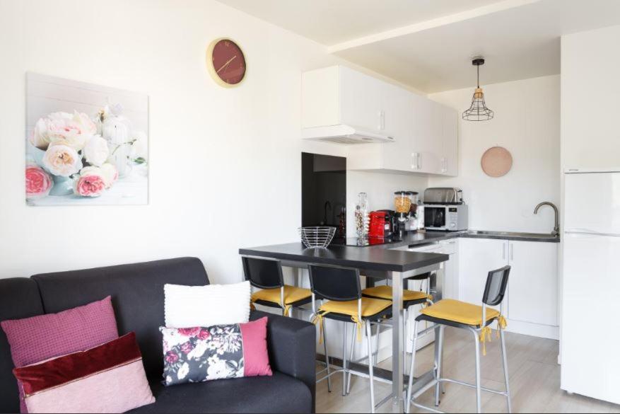 Appartement Cozy: 10/15 Min Des Champs Elysee Sartrouville Exteriér fotografie