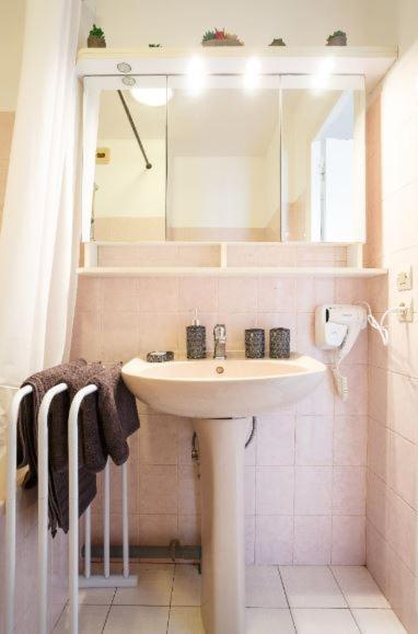 Appartement Cozy: 10/15 Min Des Champs Elysee Sartrouville Exteriér fotografie